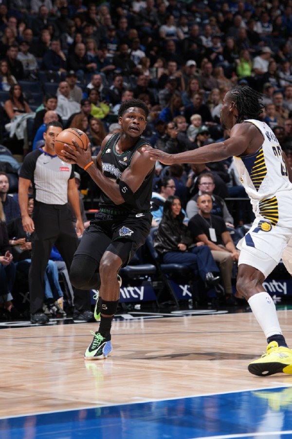 城中投资 华子伤退，兰德尔31分4板6助！西卡空砍33+10+8，步行者开局3连败